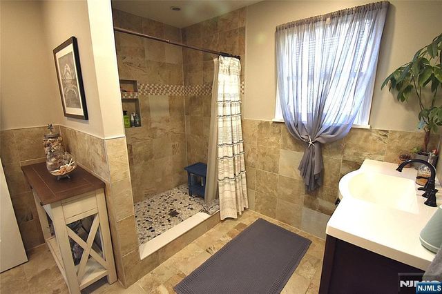 33 Alabama Avenue, Jefferson Township, NJ 07849