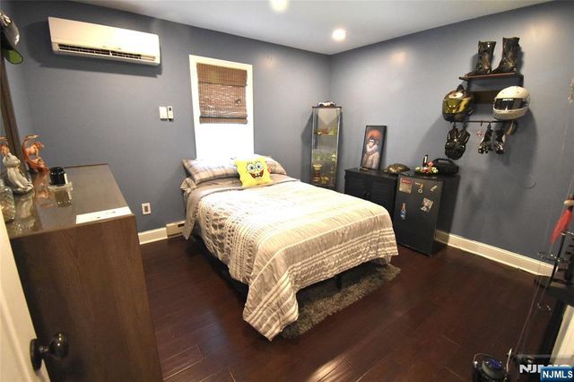 33 Alabama Avenue, Jefferson Township, NJ 07849