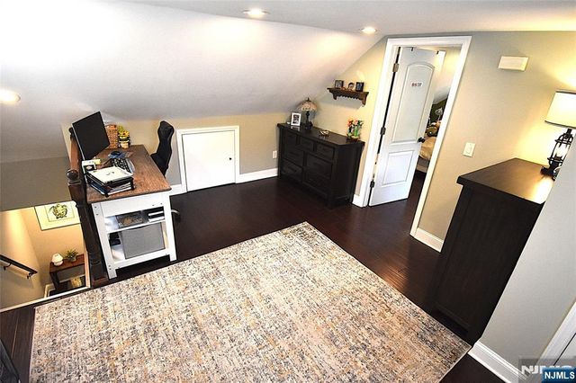 33 Alabama Avenue, Jefferson Township, NJ 07849