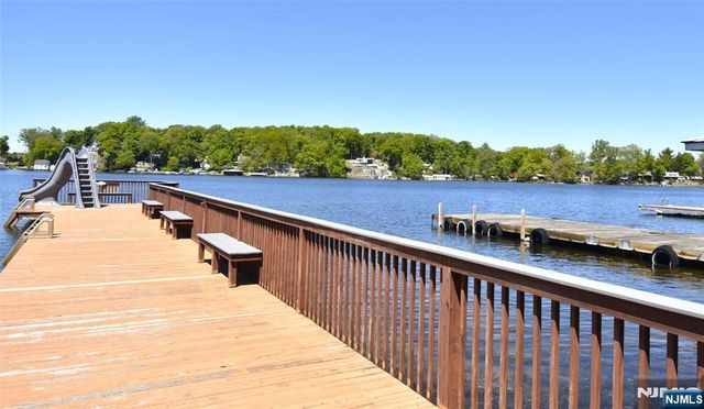 33 Alabama Avenue, Jefferson Township, NJ 07849