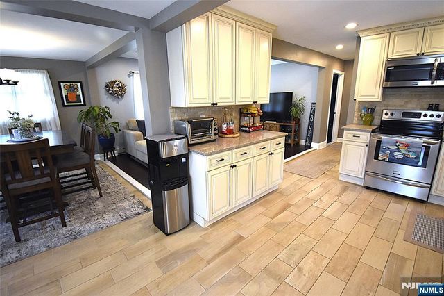 33 Alabama Avenue, Jefferson Township, NJ 07849