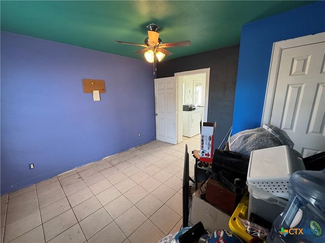 303 E Bay Avenue, Seadrift, TX 77983