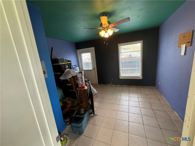 303 E Bay Avenue, Seadrift, TX 77983