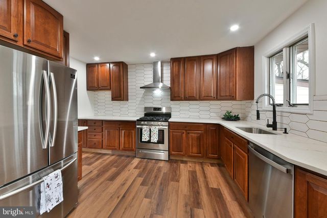 212 E FRANKLIN AVE, Edgewater Park, NJ 08010