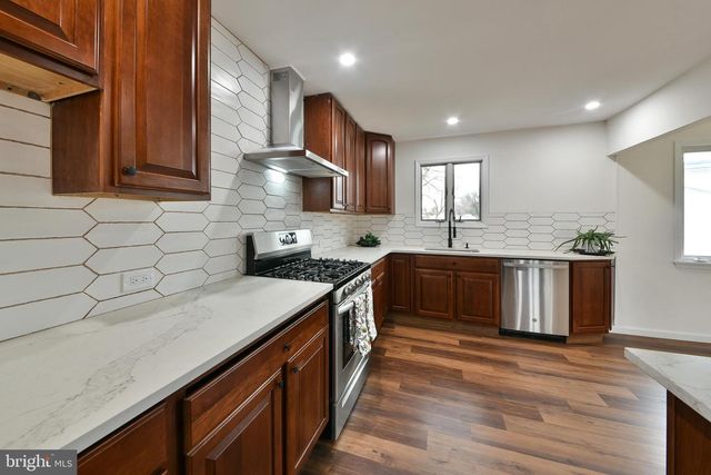 212 E FRANKLIN AVE, Edgewater Park, NJ 08010