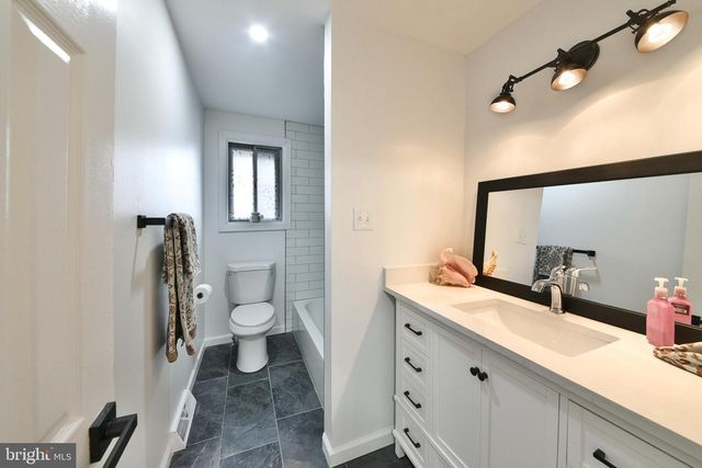 212 E FRANKLIN AVE, Edgewater Park, NJ 08010