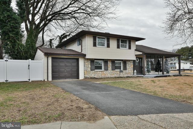 212 E FRANKLIN AVE, Edgewater Park, NJ 08010