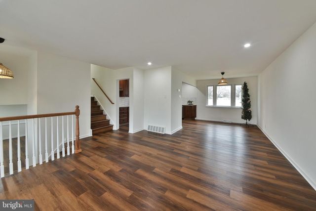 212 E FRANKLIN AVE, Edgewater Park, NJ 08010