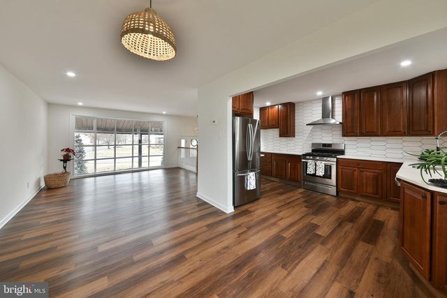 212 E FRANKLIN AVE, Edgewater Park, NJ 08010