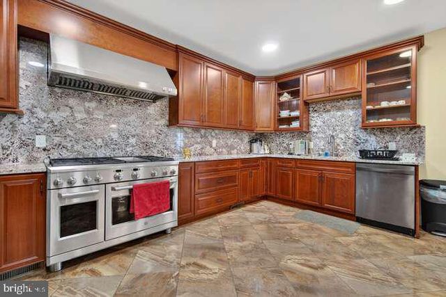 2407 LELLAH CT, Dunn Loring, VA 22027