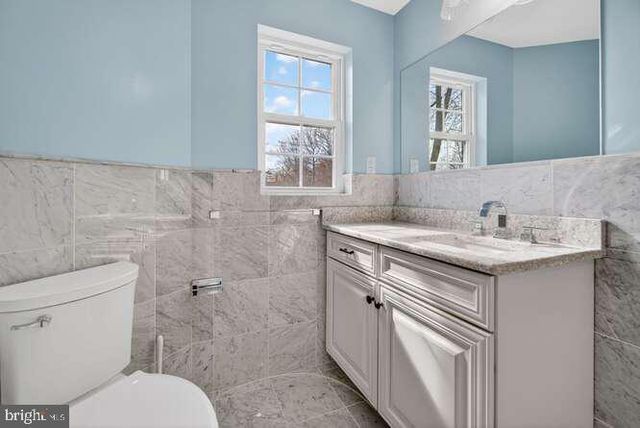 2407 LELLAH CT, Dunn Loring, VA 22027