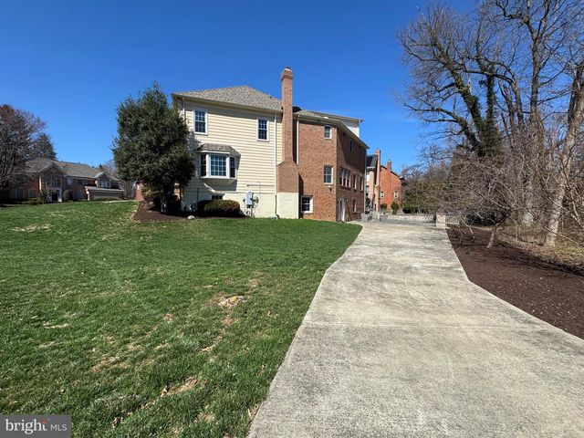 2407 LELLAH CT, Dunn Loring, VA 22027