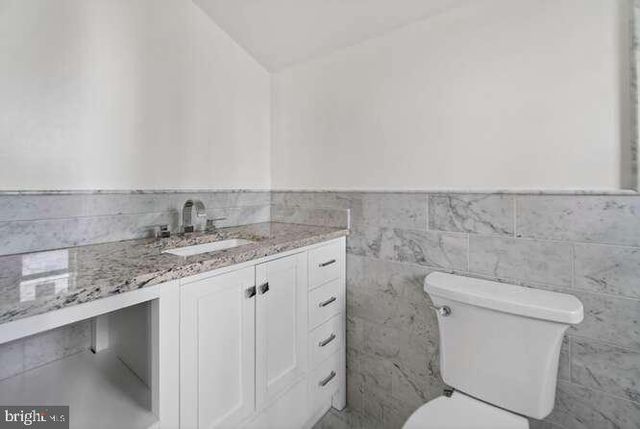 2407 LELLAH CT, Dunn Loring, VA 22027