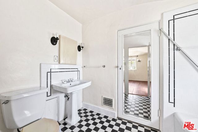 624 Alta Avenue, Santa Monica, CA 90402