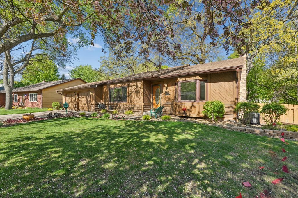 11972 Chisholm Street NE, Blaine, MN 55449
