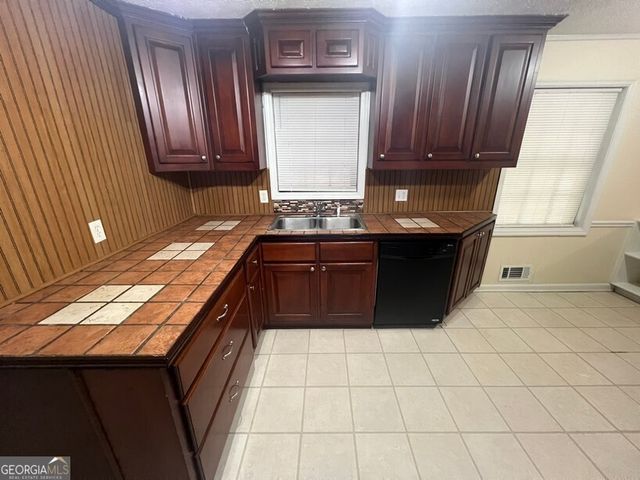 916 Curry Circle, Conyers, GA 30094