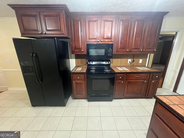 916 Curry Circle, Conyers, GA 30094