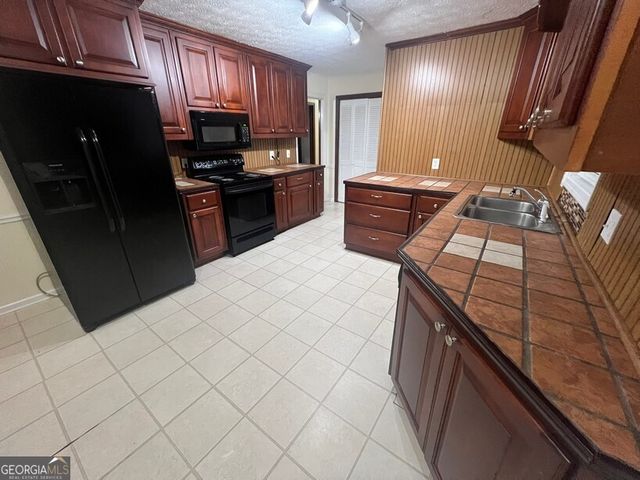 916 Curry Circle, Conyers, GA 30094