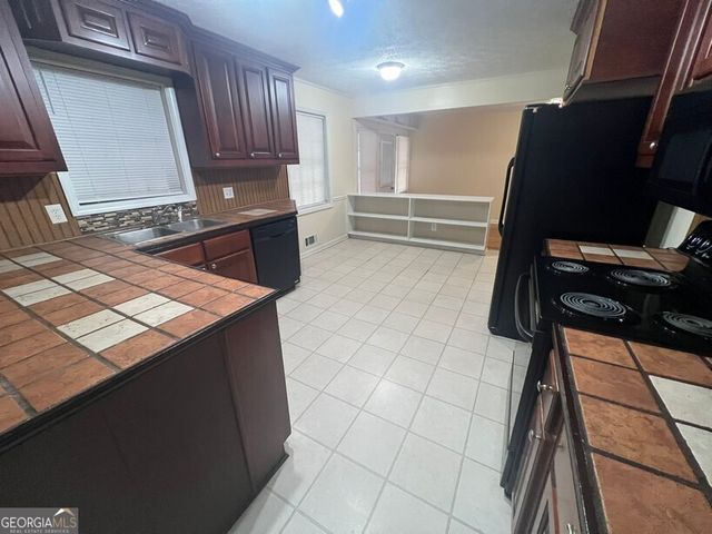 916 Curry Circle, Conyers, GA 30094