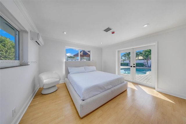 800 SE 3rd Ter, Pompano Beach, FL 33060