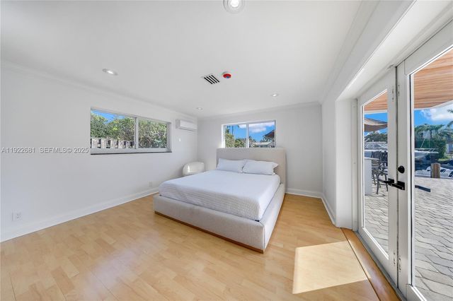 800 SE 3rd Ter, Pompano Beach, FL 33060