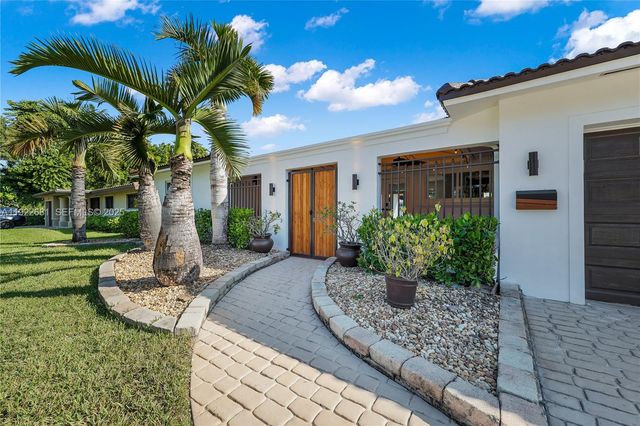 800 SE 3rd Ter, Pompano Beach, FL 33060