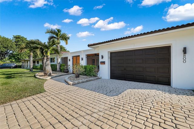 800 SE 3rd Ter, Pompano Beach, FL 33060