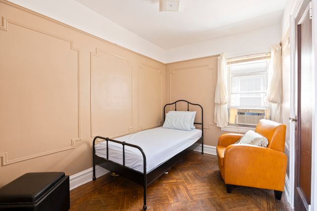 1570 HENDRICKSON Street, New York City, NY 11234