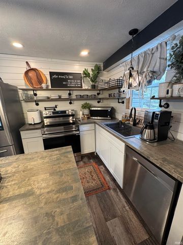 5826 N ninth Street, West Lafayette, IN 47906