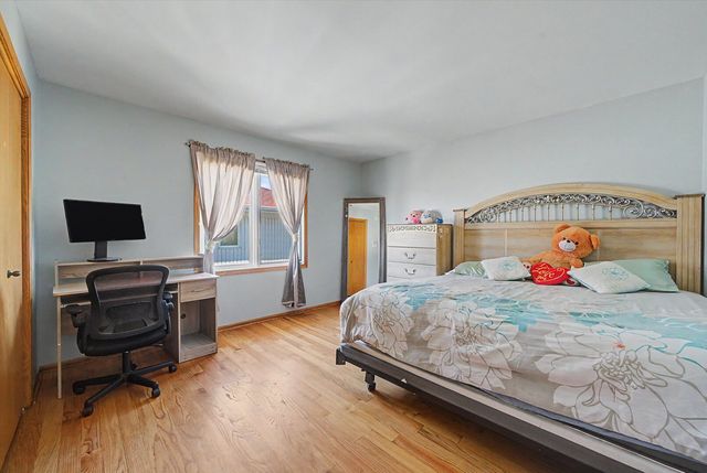 10745 LOCKWOOD Avenue, Oak Lawn, IL 60453