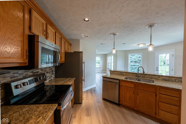 1364 College Parkway, Elwood, IN 46036