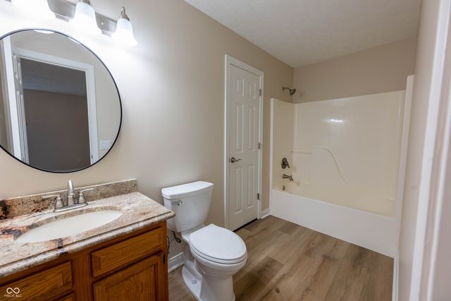 1364 College Parkway, Elwood, IN 46036