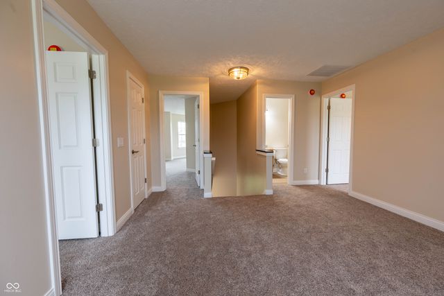 1364 College Parkway, Elwood, IN 46036