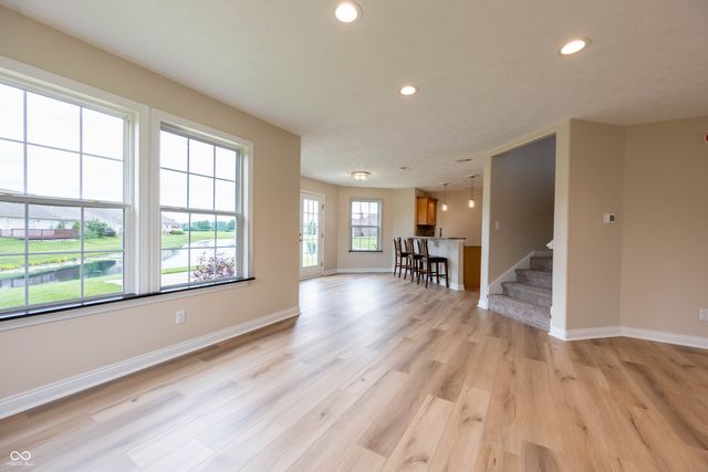 1364 College Parkway, Elwood, IN 46036