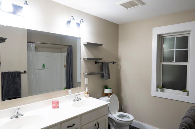 2611 James Avenue N, Minneapolis, MN 55411