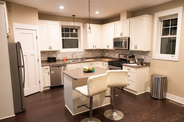 2611 James Avenue N, Minneapolis, MN 55411