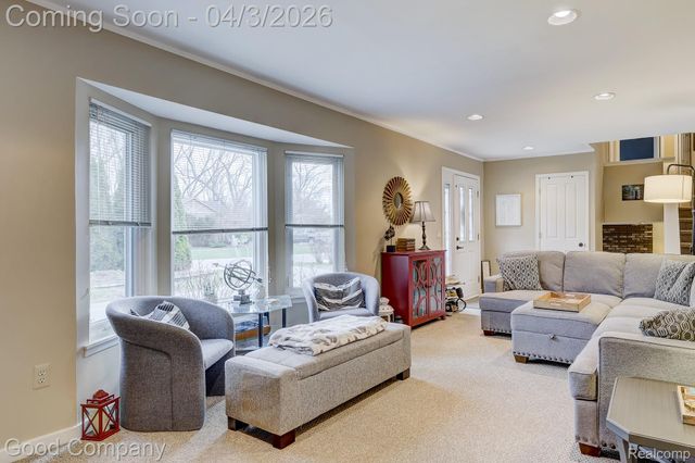 193 Linhart Street, Novi, MI 48377