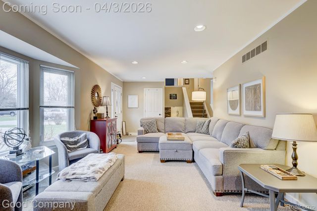 193 Linhart Street, Novi, MI 48377