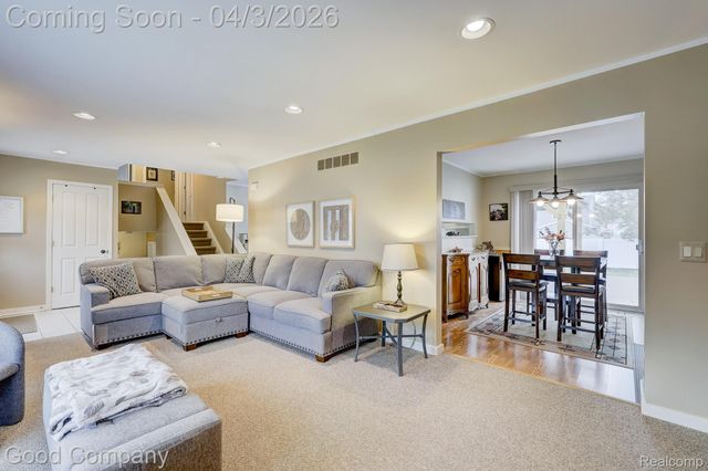 193 Linhart Street, Novi, MI 48377