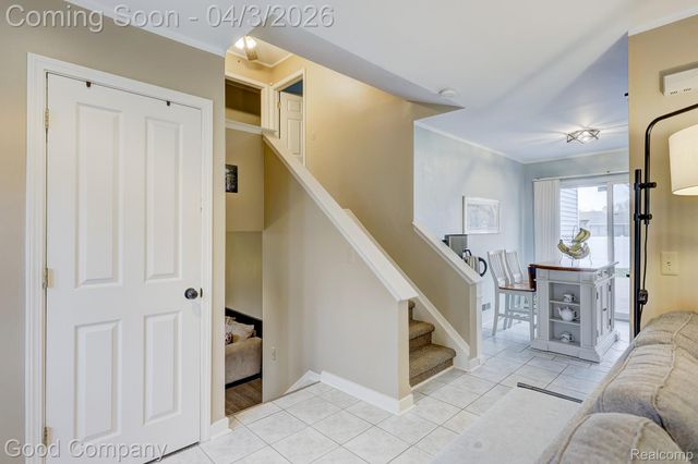 193 Linhart Street, Novi, MI 48377