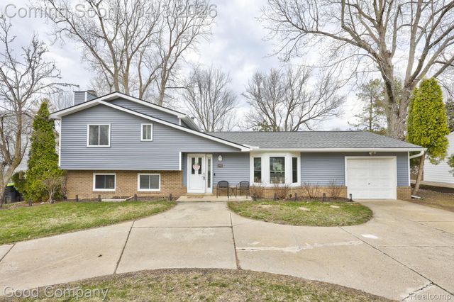 193 Linhart Street, Novi, MI 48377