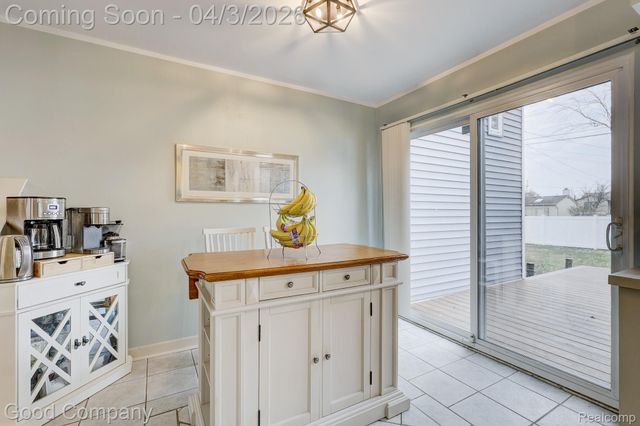 193 Linhart Street, Novi, MI 48377