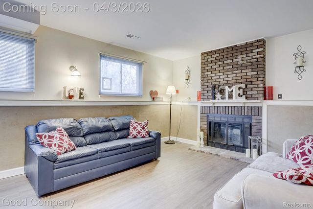 193 Linhart Street, Novi, MI 48377