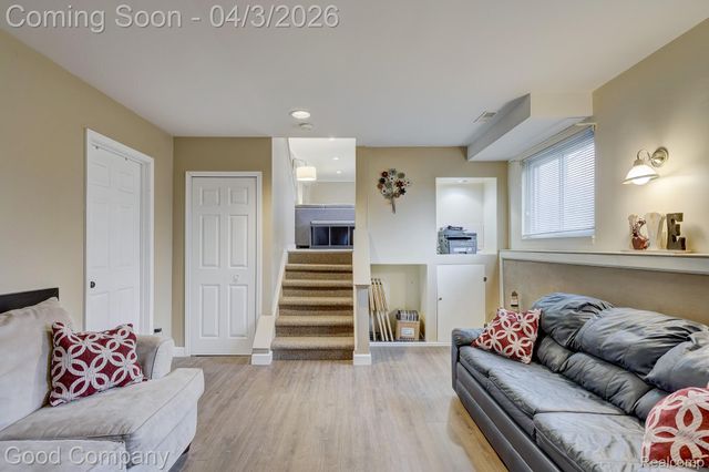 193 Linhart Street, Novi, MI 48377