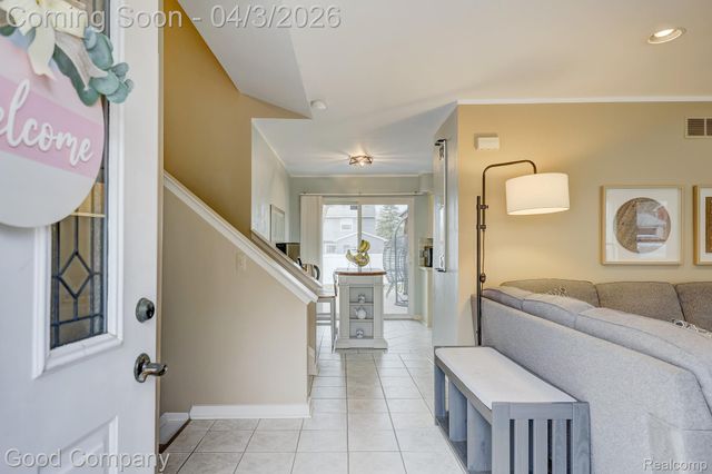 193 Linhart Street, Novi, MI 48377