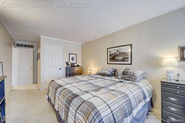 193 Linhart Street, Novi, MI 48377