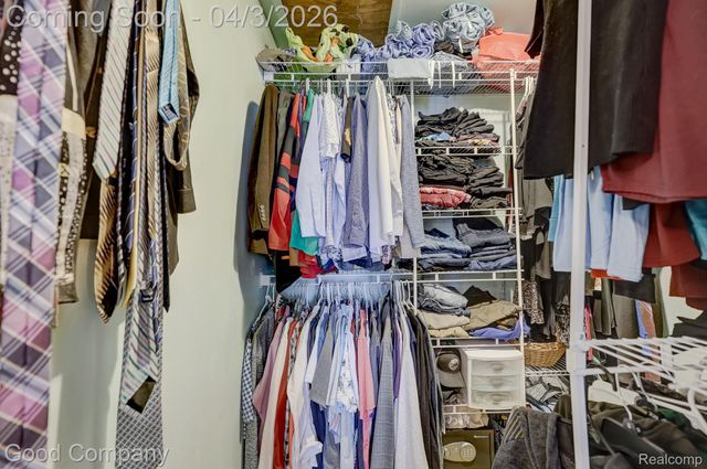 193 Linhart Street, Novi, MI 48377