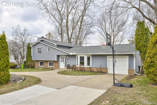 193 Linhart Street, Novi, MI 48377