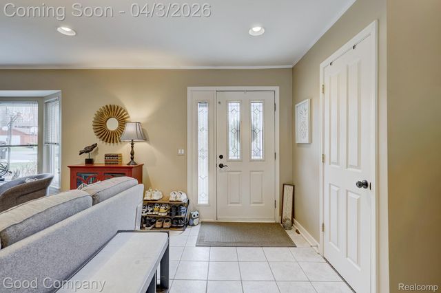 193 Linhart Street, Novi, MI 48377