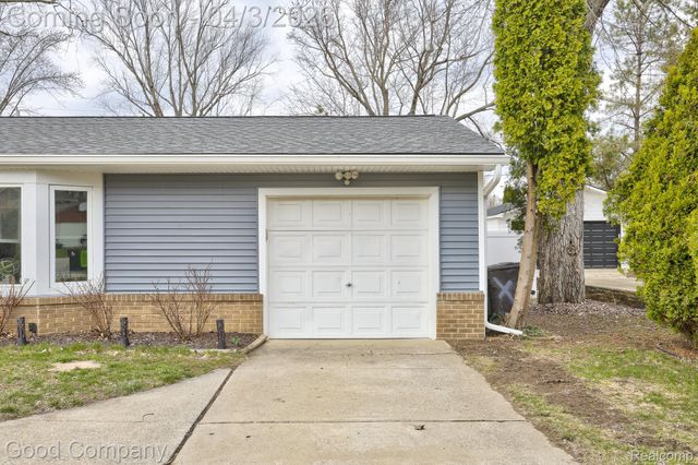 193 Linhart Street, Novi, MI 48377